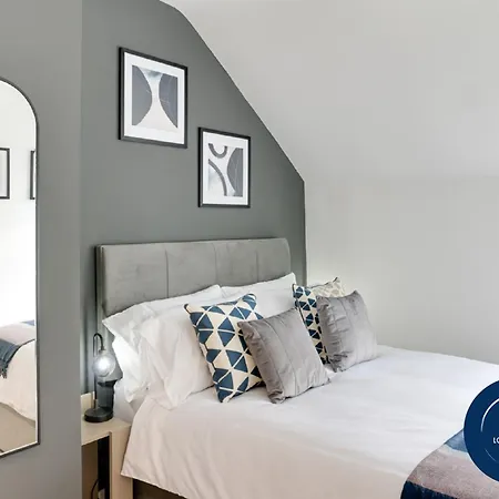 Beam End - Modern 2-bedroom Stone Semesterbostad *