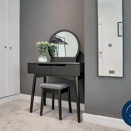 Semesterbostad Beam End - Modern 2-bedroom Stone