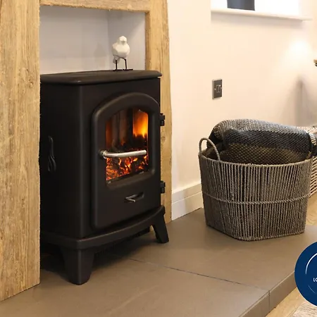 Beam End - Modern 2-bedroom Stone Snainton