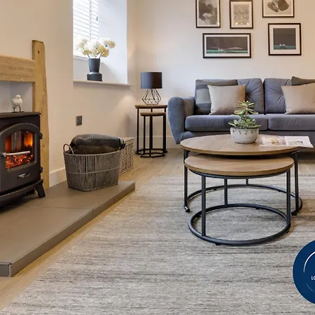 Beam End - Modern 2-bedroom Stone Snainton