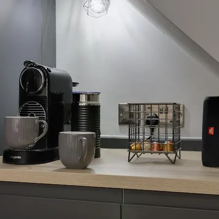 بيت للعطل Beam End - Modern 2-bedroom Stone