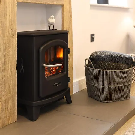 Beam End - Modern 2-bedroom Stone بيت للعطل *