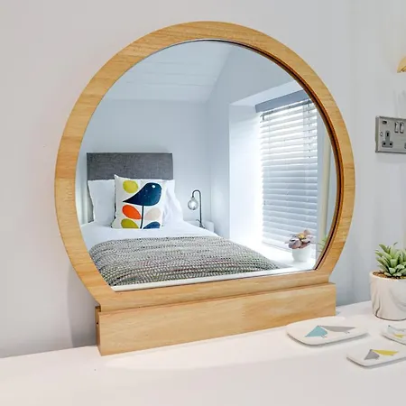 Beam End - Modern 2-bedroom Stone Snainton