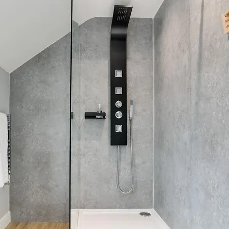 度假居 Beam End - Modern 2-bedroom Stone