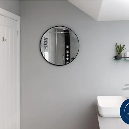 Casa de Férias Beam End - Modern 2-bedroom Stone